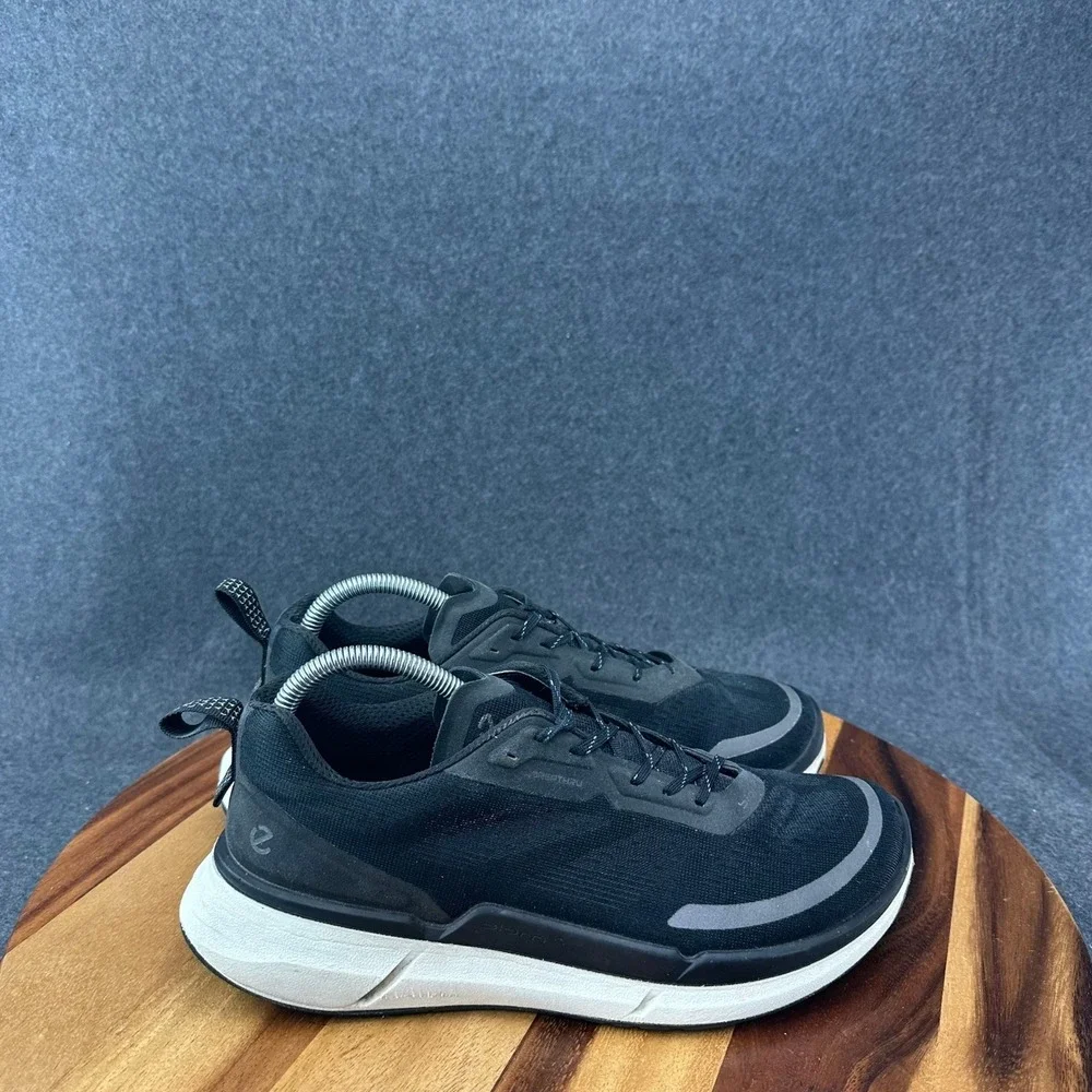 ECCO Sport Biom 2.2 Black Textile Cross Trainer Athletic Shoe. Size 9-9.5. EU 40